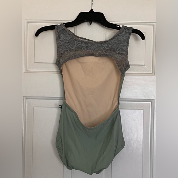 Luckyleo Leotard - Medium Adult, Aloe Spandex with Lace, Dancewear - Picture 2 of 2